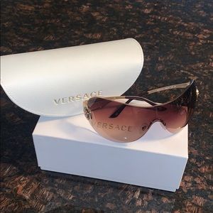 *BRAND NEW* Versace Sunglasses!!!